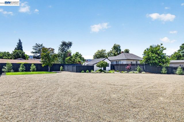 1038 Division St, Pleasanton, CA 94566