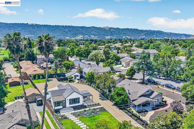 1038 Division St, Pleasanton, CA 94566