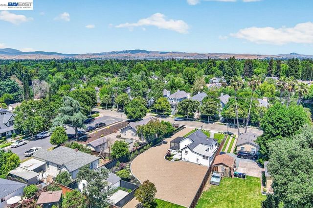 1038 Division St, Pleasanton, CA 94566