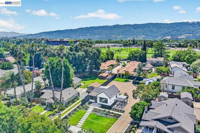 1038 Division St, Pleasanton, CA 94566