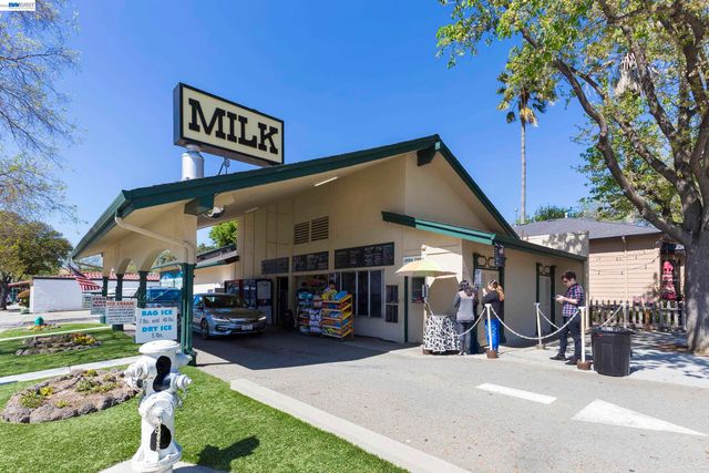 1038 Division St, Pleasanton, CA 94566