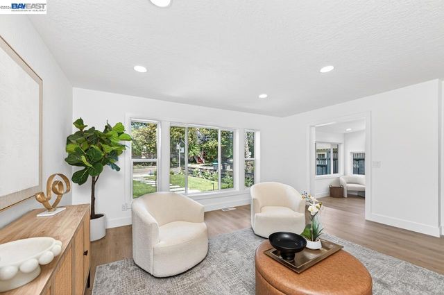 1038 Division St, Pleasanton, CA 94566