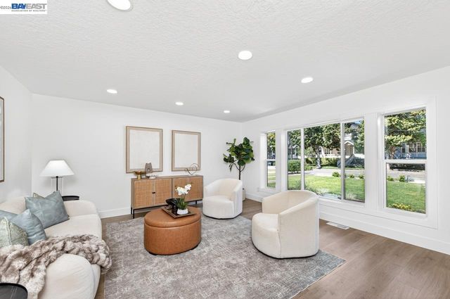1038 Division St, Pleasanton, CA 94566
