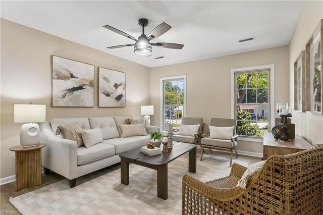 99 W Rexford DR, Newport News, VA 23608