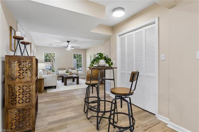 99 W Rexford DR, Newport News, VA 23608