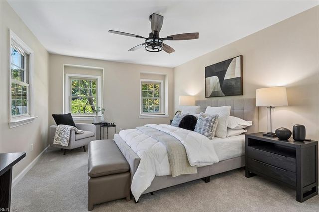 99 W Rexford DR, Newport News, VA 23608