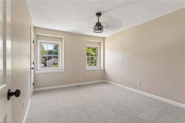 99 W Rexford DR, Newport News, VA 23608