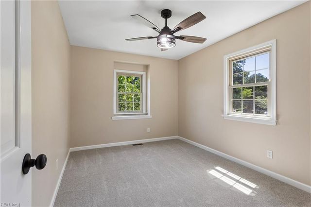 99 W Rexford DR, Newport News, VA 23608