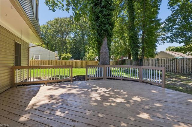 99 W Rexford DR, Newport News, VA 23608