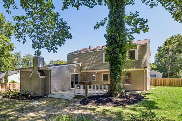 99 W Rexford DR, Newport News, VA 23608