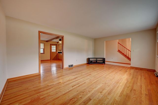 1715 Fort Henry Drive, Fort Wright, KY 41011