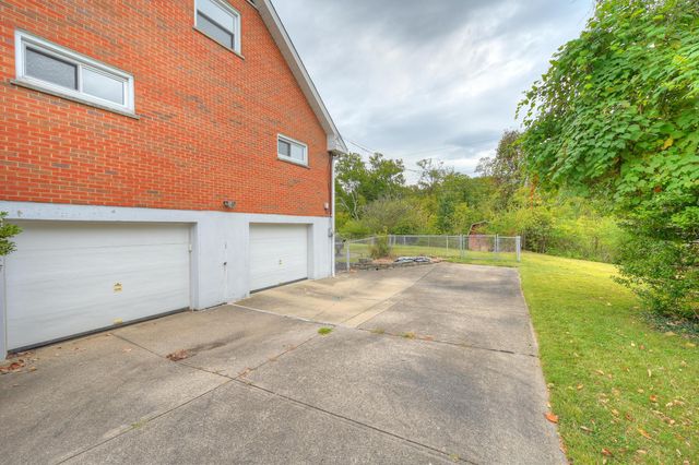 1715 Fort Henry Drive, Fort Wright, KY 41011