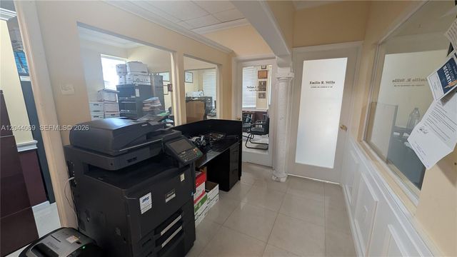 5595 Orange Drive 101, Davie, FL 33314