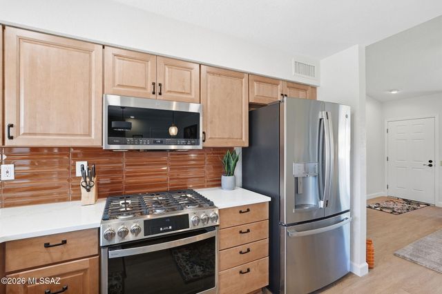 1560 E Chisholm Lane, Oro Valley, AZ 85755