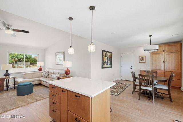1560 E Chisholm Lane, Oro Valley, AZ 85755