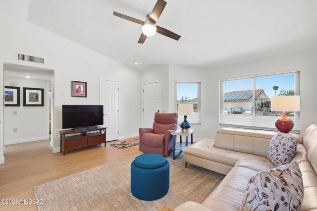 1560 E Chisholm Lane, Oro Valley, AZ 85755