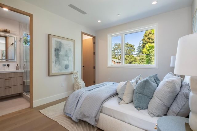 854 Cambridge Avenue, Menlo Park, CA 94025