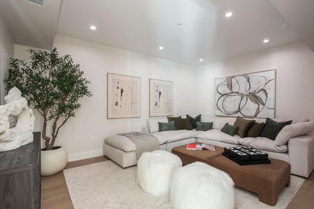 854 Cambridge Avenue, Menlo Park, CA 94025