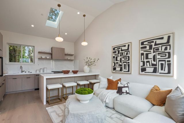 854 Cambridge Avenue, Menlo Park, CA 94025