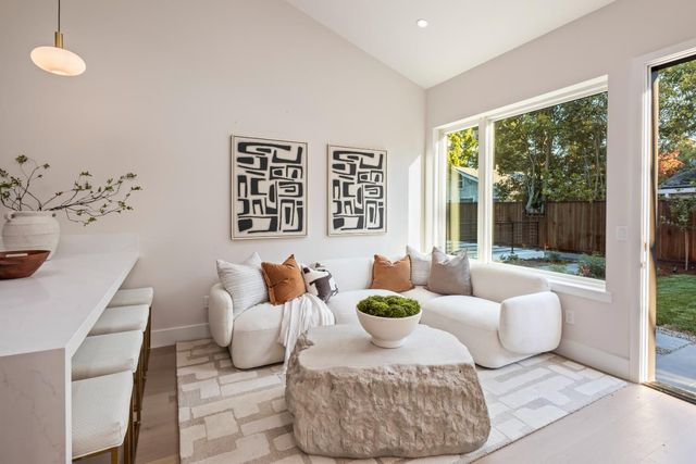 854 Cambridge Avenue, Menlo Park, CA 94025