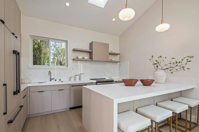 854 Cambridge Avenue, Menlo Park, CA 94025