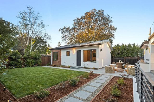 854 Cambridge Avenue, Menlo Park, CA 94025