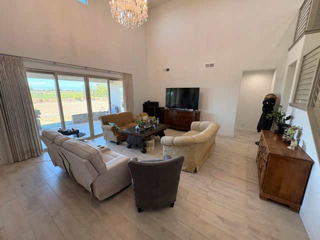 3495 W Kamm Avenue, Dinuba, CA 93618