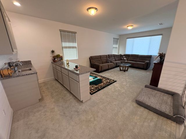 3495 W Kamm Avenue, Dinuba, CA 93618