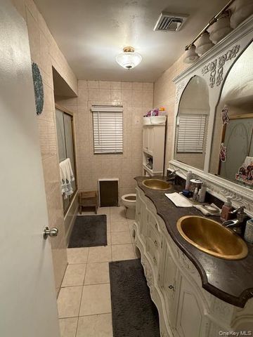 692 Woodside Drive, Wantagh, NY 11793