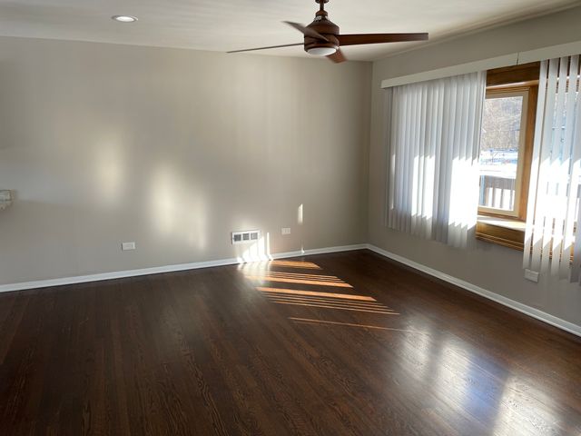 83 Indianwood Drive, Thornton, IL 60476