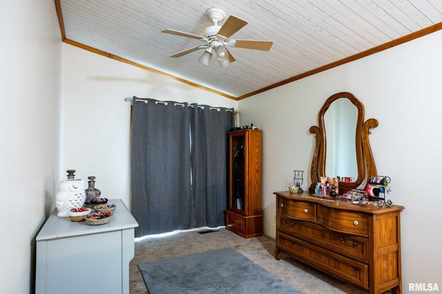 522 N DIVISION Street, Carterville, IL 62918