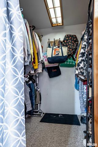 522 N DIVISION Street, Carterville, IL 62918