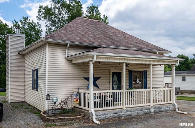 522 N DIVISION Street, Carterville, IL 62918