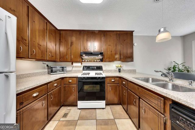 402 Dockside Cove, Woodstock, GA 30189
