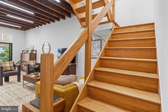 1133 WAVERLY ST, Philadelphia, PA 19147