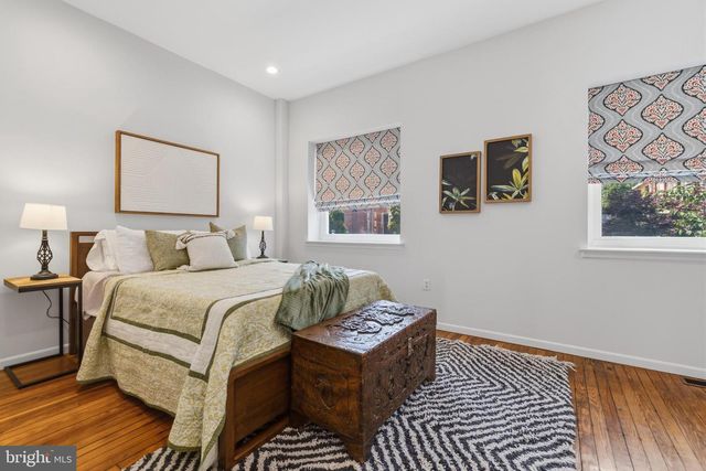 1133 WAVERLY ST, Philadelphia, PA 19147