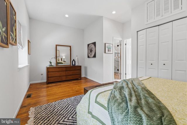 1133 WAVERLY ST, Philadelphia, PA 19147