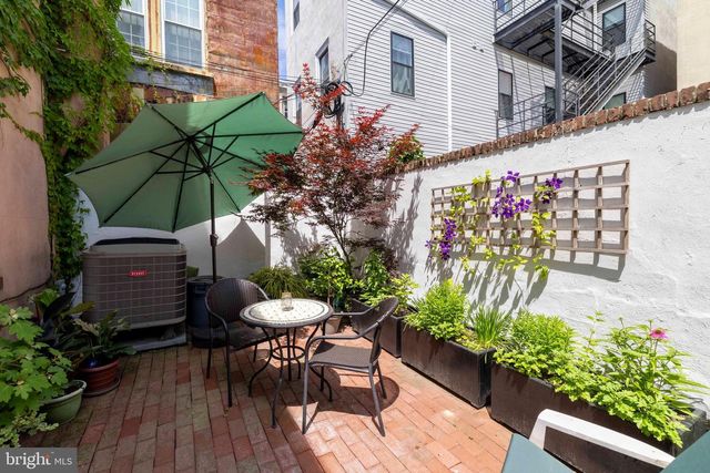 1133 WAVERLY ST, Philadelphia, PA 19147