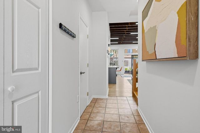 1133 WAVERLY ST, Philadelphia, PA 19147