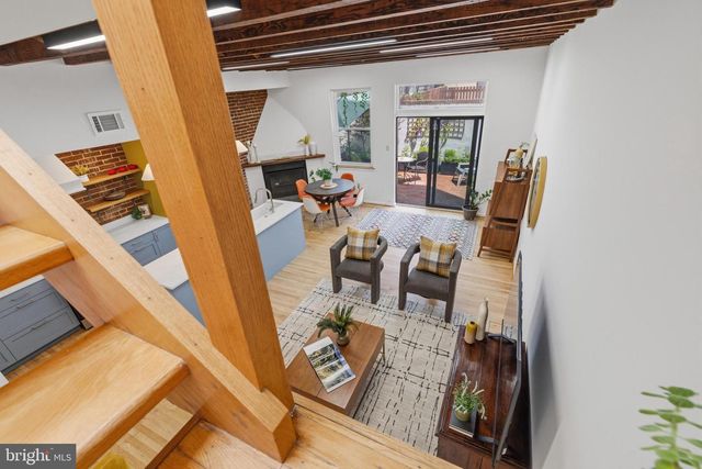 1133 WAVERLY ST, Philadelphia, PA 19147