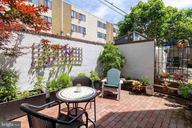 1133 WAVERLY ST, Philadelphia, PA 19147