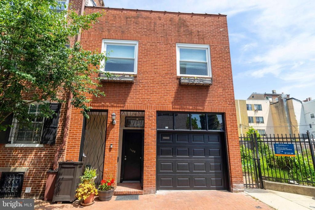 1133 WAVERLY ST, Philadelphia, PA 19147