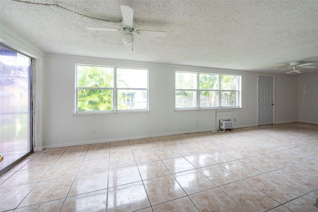 6425 Royal Palm Blvd, Margate, FL 33063