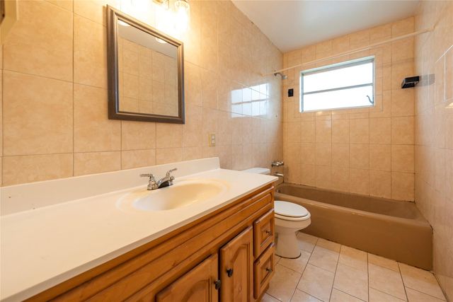 6425 Royal Palm Blvd, Margate, FL 33063