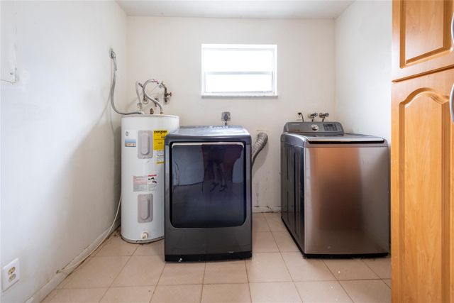 6425 Royal Palm Blvd, Margate, FL 33063