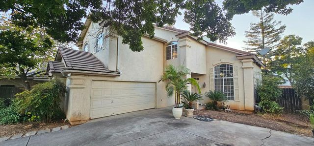 10325 N Recreation Avenue, Fresno, CA 93730