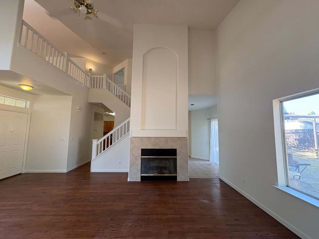 10325 N Recreation Avenue, Fresno, CA 93730