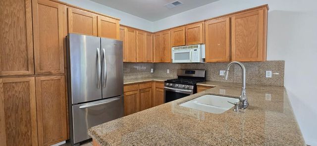 10325 N Recreation Avenue, Fresno, CA 93730