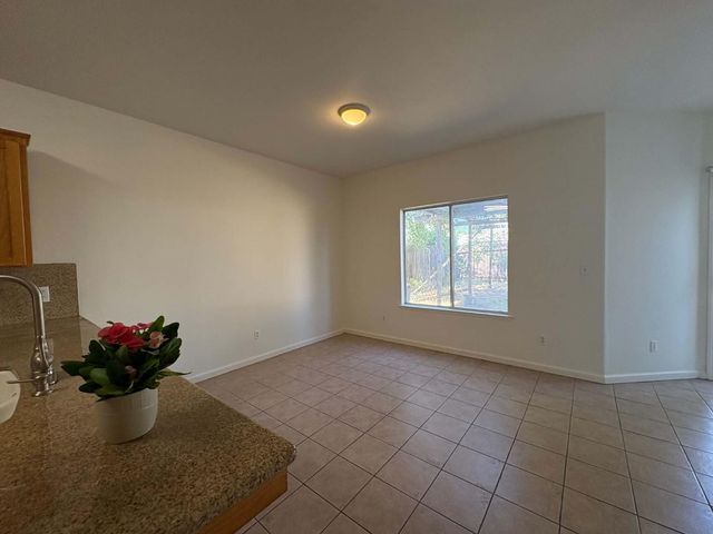 10325 N Recreation Avenue, Fresno, CA 93730