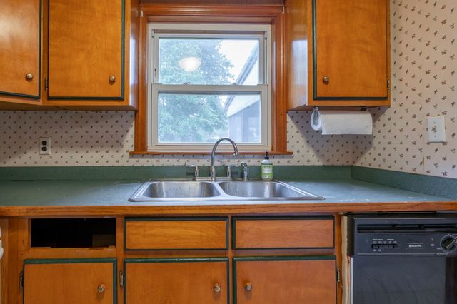 5 Martin Dr, Billerica, MA 01821